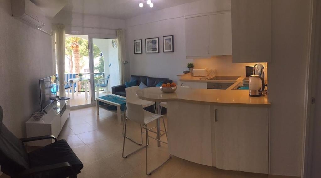 נרחה Edificio Verdemar - Stunning 1 Bed Apartment With Pool & Sea Views מראה חיצוני תמונה